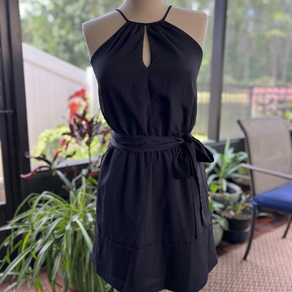 Express Halter Mini Dress Black Stretch Waist Keyhole Neckline Tie Belt Size XS. - Picture 1 of 6
